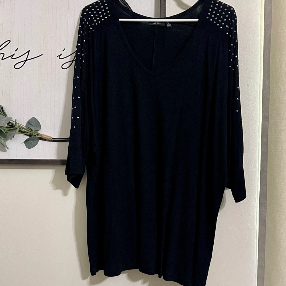 🎉3 / $9 DEAL
Apt. 9 V-Neck Blouse with longer dolman sleeves